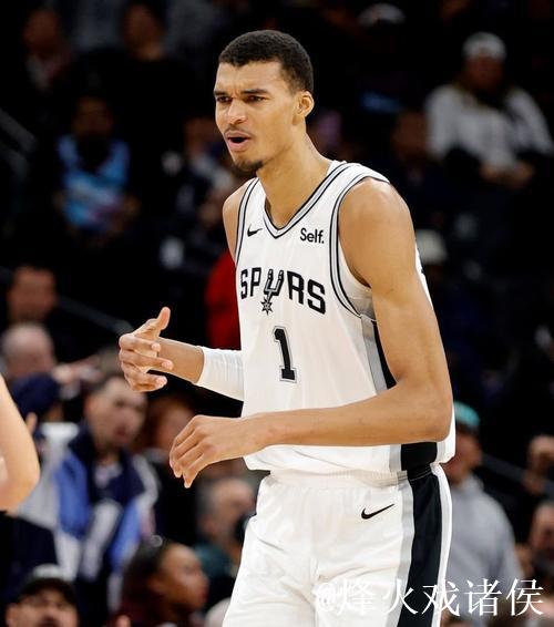 文班亚马21分布朗27分 马刺以100-95力克凯尔特人